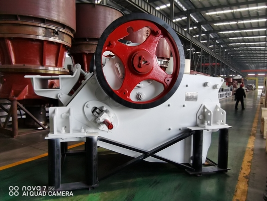 100Kw que esmaga o triturador de maxila C106 da máquina de trituração 8474209000 na pedreira e na mineração