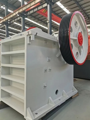 tipo máquina de pedra da maxila 110Kw do triturador do cone do de alta capacidade PE750*1060 380V do triturador da rocha