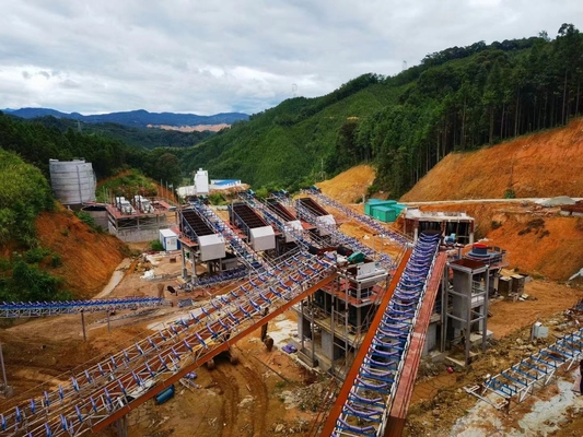 Tela de vibração 45Kw do movimento circular da série de Yk no cinza do ferro da pedreira