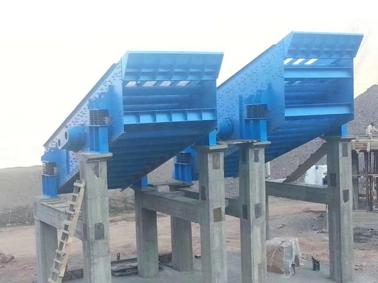 Tela de vibração 45Kw do movimento circular da série de Yk no cinza do ferro da pedreira