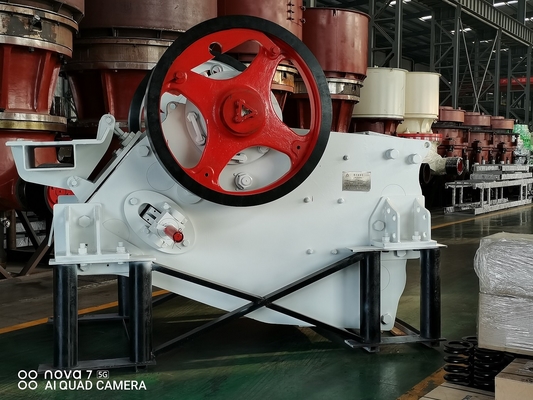 100Kw que esmaga o triturador de maxila C106 da máquina de trituração 8474209000 na pedreira e na mineração