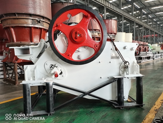 100Kw que esmaga o triturador de maxila C106 da máquina de trituração 8474209000 na pedreira e na mineração