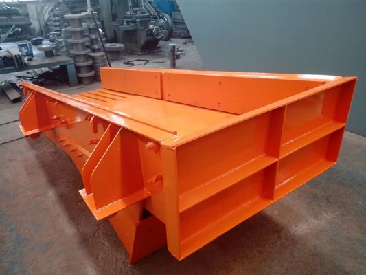 máquina de vibração 7.5Kw*2 do alimentador do motor desequilibrado de 800mm para a pedreira que esmaga a linha